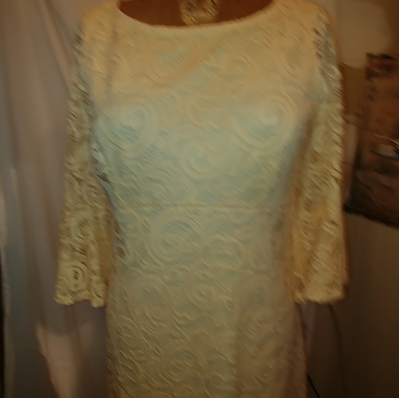 Lacy little yellow dress! - Picture 5 of 11